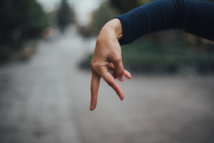 Japanese Sign Language "walk"